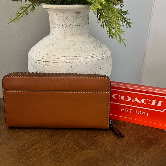 Coach Accordian Wallet - Picture 2 of 10